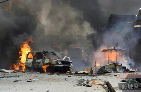 การโจมตีก่อการร้ายในมณฑล ซินเจียงอุยกูร์จนมีผู้ได้รับบาดเจ็บนับสิบคน